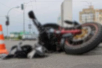 கட்டுப்பாட்டை இழந்து மின் தூணில் மோதிய வாகனம்...29 வயது இளைஞன் உயிரிழப்பு