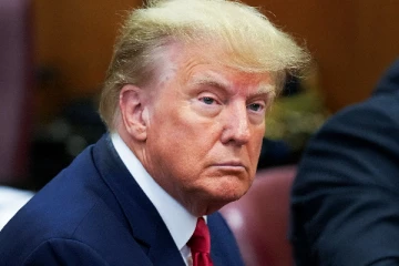 ட்ரம்ப் பாலியல் வல்லுறவுக்குட்படுத்தினார்; அமெரிக்க எழுத்தாளர் சாட்சியம்