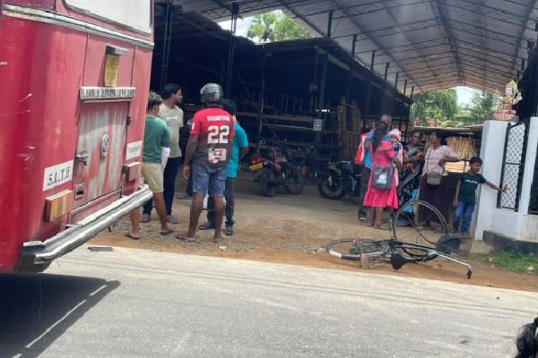 யாழ். பருத்தித்துறை பகுதியில் விபத்து ; ஒருவர் படுகாயம் | One Person Seriously Injured In Accident In Jaffna