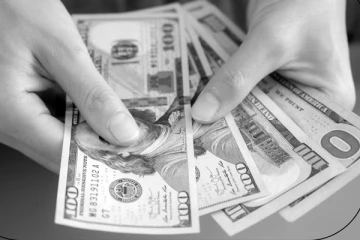 பிக்சட் டெபாசிட் பணத்தைக் கொடுக்க மறுத்த மகள்: பெற்றோர் செய்த பயங்கர செயல்