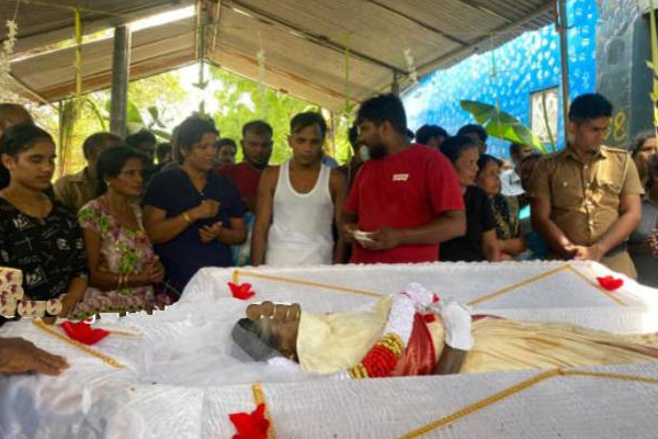 தாயின் இறுதிக்கிரிகைக்கு வந்த தமிழ் அரசியல் கைதி! மனதை கலங்கடித்த சம்பவம் | Tamil Political Prisoner Came His Mother S Funeral