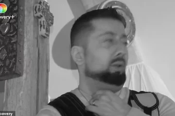 கேள்வி கேட்டவரின் கழுத்தை எட்டிப்பிடித்த ஆவி... கமெராவில் சிக்கிய திகில் காட்சி