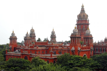 வீடியோ கால் விசாரணையின் போது பெண்ணிடம் தவறாக நடந்துக் கொண்ட வக்கீல் - வாழ்நாள் தடை விதித்த பார் கவுன்சில்