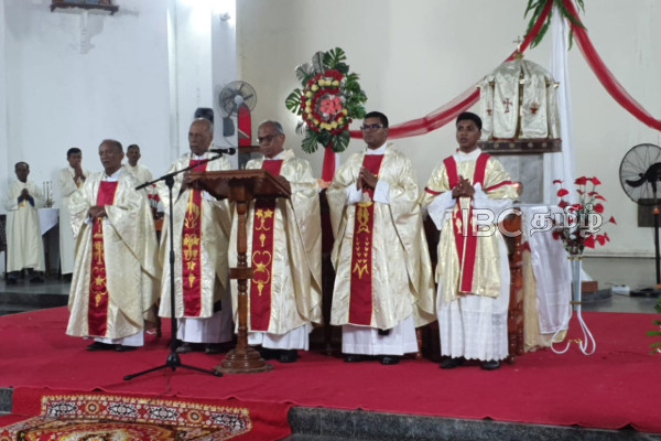 தமிழர் தாயகத்தில் களைகட்டிய நத்தார் பண்டிகை...! | Christmas Worship Events Held Across Tamil Areas