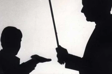 ஆசிரியரால் தாக்கப்பட்ட மாணவன் வைத்தியசாலையில் அனுமதி