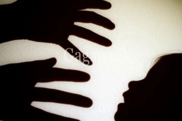 පාසල් සිසුවියට හදි කළ සිසු සැරියේ රියදුරු අත්අඩංගුවට.