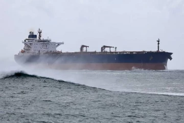 ரஷ்யா அருகே நீரில் நிற்கும் 65 எண்ணெய் டேங்கர்கள்! அமெரிக்க தடையால் பாதிப்பா? வெளியான தகவல்