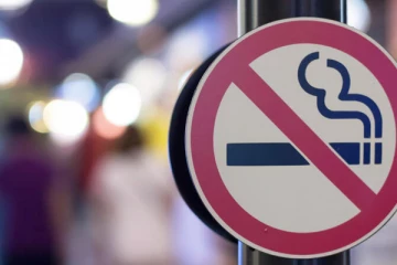 එළිමහන් තැන්වල දුම් පානය කිරීම වහාම තහනම් කෙරේ..!