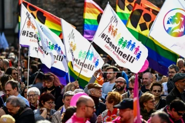 இத்தாலியில் ஒரே பாலின பெற்றோர்கள் திடீரென போராட்டம்!