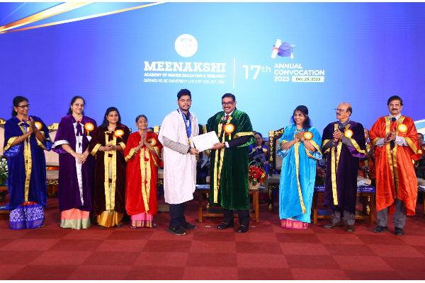 ﻿மீனாட்சி உயர்கல்வி மற்றும் ஆராய்ச்சிக்கழகம் - 17வது ஆண்டு பட்டமளிப்பு விழா - தமிழ்நாடு