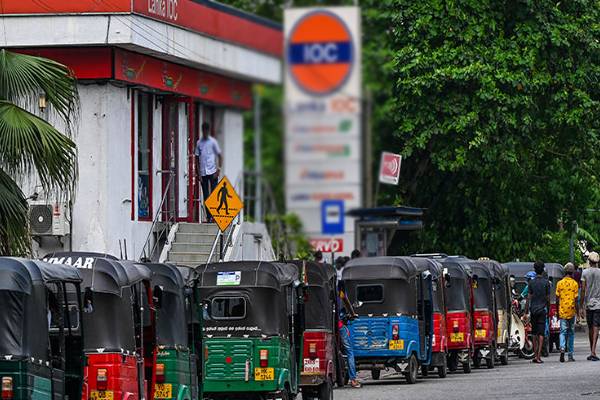 எரிபொருள் தட்டுப்பாட்டுக்கு தீர்வு - பௌசர் உரிமையாளர்கள் சங்கம் விளக்கம் | Srilanka Fuel Crisis