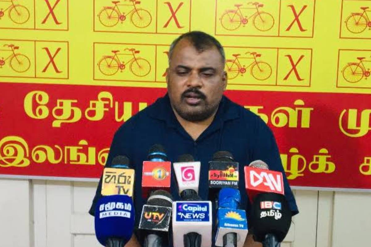 நல்லூரடியில் திலீபனின் உருவச்சிலை அகற்றம் ; பொலிஸார் மீது கஜேந்திரன் குற்றச்சாட்டு | Thileepan S Statue Removed At Nallur Police நல்லூரடியில் திலீபனின் உருவச்சிலை அகற்றம் ; பொலிஸார் மீது கஜேந்திரன் குற்றச்சாட்டு | Thileepan S Statue Removed At Nallur Police