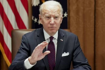 சமூக வலைதளத்தில் அமெரிக்க அதிபரை கிண்டல் செய்த நெட்டிசன்கள்!