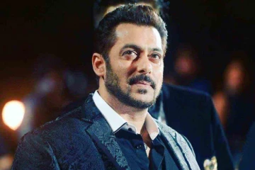 சல்மான்கான் வீட்டில் துப்பாக்கி சூடு: மர்ம நபர்கள் தப்பியோட்டம்