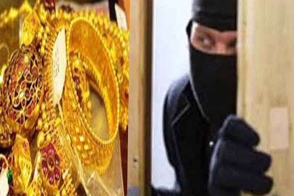 நகைக் கடையில் திருட்டு ; இளம் தம்பதிகள் கைது | Young Couple Arrested For Theft At Jewelry Store