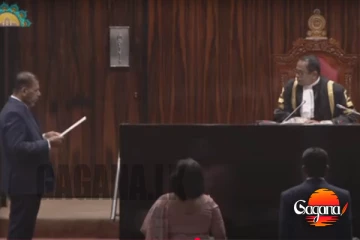 නව පාර්ලිමේන්තු මන්ත්‍රීවරයෙක් දිවුරුම් දෙයි