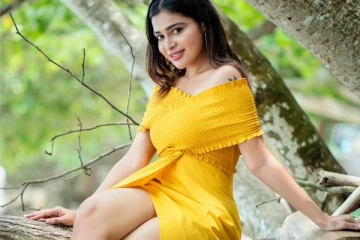 தர்ஷா குப்தா அந்தமானில் தாறுமாறு கிளாமர் போஸ்