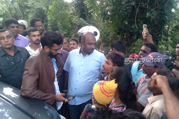 இரத்தினபுரியில் நொறுக்கப்பட்ட வீட்டை மீள அமைக்க தோட்ட நிர்வாகம் அனுமதி: களமிறங்கிய ஜீவன் (Photos) | Rebuild Demolished House In Ratnapura Under Jeevan