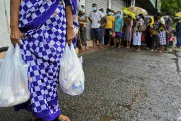 முக்கிய பிரமுகரை பார்த்து கூச்சலிட்ட பொதுமக்கள்! - பொலிஸார் அதிரடி நடவடிக்கை