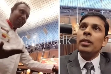 විපක්‍ෂ නායක පුටුව අල්ලාගනී. - නවක මන්ත්‍රී පුටුවෙන් නැගිටින්න බෑ කියයි. - (VIDEO)