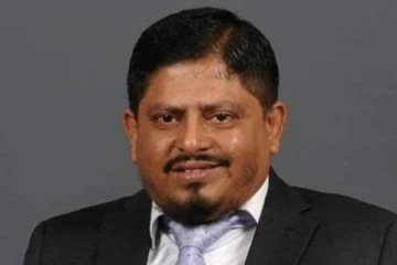 ஊடகவியலாளர்களை கண்டதும் பின் கதவால் வெளியேறிய இராஜாங்க அமைச்சர்..!