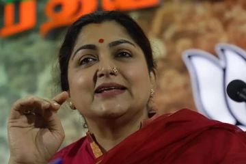 கல்லூரிகள்  மதத்தைக் காட்டுவதற்கான இடம் அல்ல - குஷ்பு