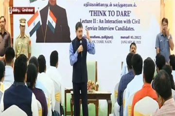 சிரித்த முகத்துடன் சிக்கல்களை எதிர்கொள்ள வேண்டும் - ஆளுநர் ஆர்.என்.ரவி