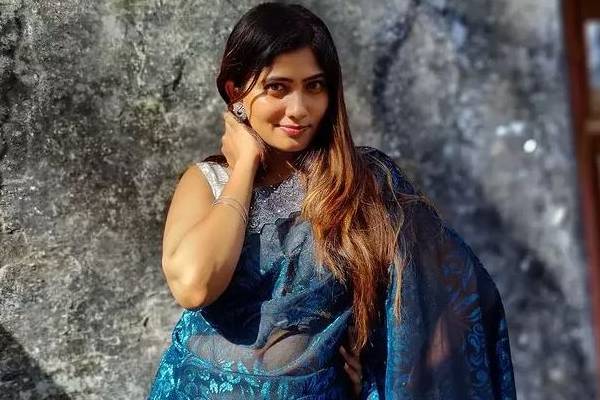 பிக்பாஸ் புகழ் ஜுலியா இது, திடீரென இப்படி ஒரு Makeover ஆ- செம மாற்றம், புகைப்படத்துடன் இதோ