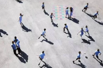 ஒன்லைன் விளையாட்டில் முழ்கிய இளம் தலைமுறையினர்கள்... அதிரடி நடவடிக்கை எடுத்த நாடு!