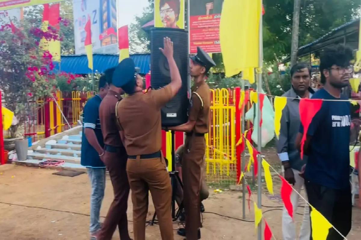 தியாக தீபம் தீபம் திலீபனின் நினைவிடத்தில் ஒலிபெருக்கி பாவனை : காவல்துறையின் அறிவிப்பு | Loudspeaker At Dileepan S Memorial Issue தியாக தீபம் தீபம் திலீபனின் நினைவிடத்தில் ஒலிபெருக்கி பாவனை : காவல்துறையின் அறிவிப்பு | Loudspeaker At Dileepan S Memorial Issue