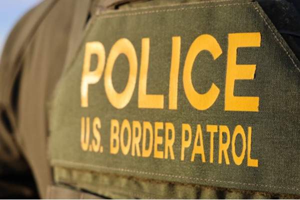 கனடா எல்லையில் சிக்கிய பிரித்தானியர்: அமெரிக்க மனைவி கைது | Us Women Try To Smuggle British Husband In Canada