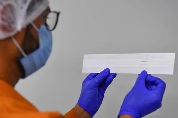 வெறும் 15 நிமிடங்களில் கொரோனா பரிசோதனை முடிவுகள்: அறிவியலாளர்களின் கண்டுபிடிப்பு