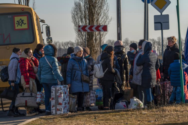 உக்ரையினிலிருந்து அகதிகளாக வெளியேறிய பத்து இலட்சம் மக்கள் - ஐபிசி தமிழ்