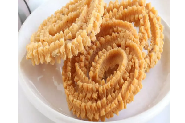 மொறு மொறுப்பான பட்டர் முறுக்கு செய்வது எப்படி? பார்த்ததும் நாவில் எச்சில் ஊற வைக்கும் சுவை | Butter Murukku Recipe In Tamil