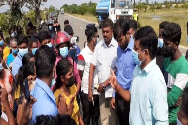 யாழில் குடிநீர் பிரச்சினைக்கு தீர்வுகோரி மக்கள் வீதிமறியல் போராட்டம் | People Protest Drinking Water Problem Jaffna