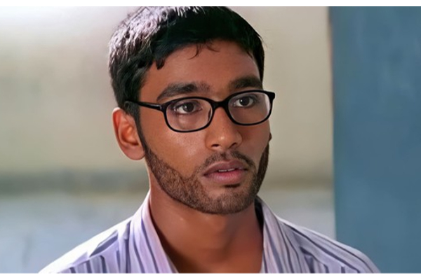 படப்பிடிப்பு தளத்திலேயே தனுஷை ஓங்கி அறைந்த இயக்குனர் செல்வராகவன்- ஏன் தெரியுமா? | Selvaraghavan Slapped Dhanush On Set படப்பிடிப்பு தளத்திலேயே தனுஷை ஓங்கி அறைந்த இயக்குனர் செல்வராகவன்- ஏன் தெரியுமா? | Selvaraghavan Slapped Dhanush On Set