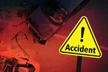 දක්ෂිණ අධිවේගී මාර්ගයේ බිහිසුණු අනතුරක් - බස් රථයක් ගිනි ගනී