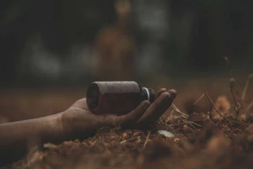 மனைவி - மகன் இறந்த விரக்தியில் கூலி தொழிலாளி எடுத்த விபரீத முடிவு!