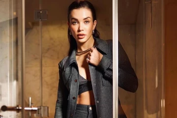 கிளாமர் உடையில் நடிகை எமி ஜாக்சன் லேட்டஸ்ட் ஸ்டில்கள்