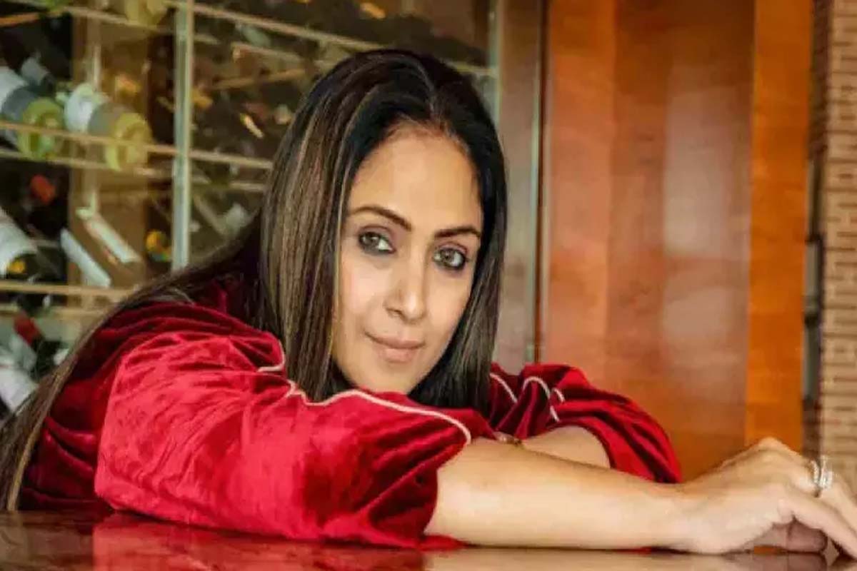 50 வயதிலும் ஸ்லிம்மாக இருக்கும் நடிகை சிம்ரன்! இவரது சொத்து மதிப்பு எத்தனை கோடி தெரியுமா? | Actress Simran Net Worth Details