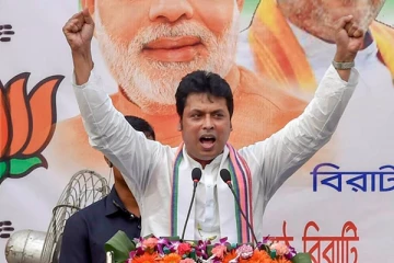 Biplab Kumar Deb History in Tamil: பாகிஸ்தான் அகதிகளாக இருந்து இந்திய குடிமகனான பிப்லப் குமார் டெப்பின் அரசியல் வாழ்கை!