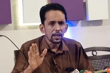 கண்ட இடத்தில் தொடுவார் - அரசு மருத்துவர் மீது 23 மாணவிகள் பாலியல் புகார்!