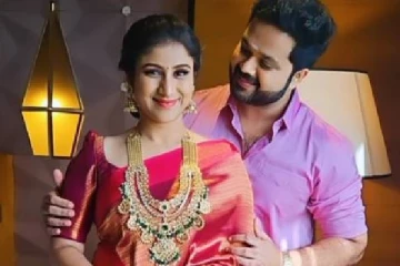 கோடி ரூபாய் மதிப்பில் வீடு, போட் ஹவுஸ் தொடர்ந்து சீரியல் ஜோடி வாங்கிய பிரம்மாண்ட கார்