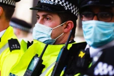 பிரித்தானியாவில் ஊரடங்கு விதிமுறைகளை மீறினால்? பொலிசாரின் எச்சரிக்கை தகவல்