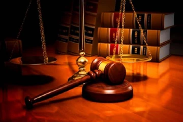 சுத்தம் பேணப்படாத உணவகம் ஒன்றின் முகாமையாளர் மற்றும் ஊழியருக்கு 5 வருட சிறை