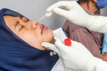 சோதனை செய்த  குச்சிகளை கொண்டு 9000 பேருக்கு மீண்டும் கொரோனா சோதனை;   அம்பலமான தகவல்