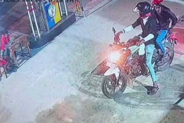 யாழில் எரிபொருள் நிரப்பு நிலைய ஊழியர்களுக்கு மிரட்டல் விடுத்த இருவர் கைது