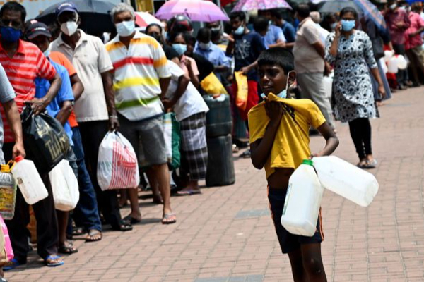 மக்களுக்கு மேலும் ஒரு அடி! மண்ணெண்ணெய்யின் விலையும் அதிகரிக்கப்படலாம் - ஐபிசி தமிழ்
