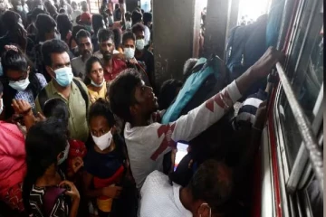 கொழும்பில் கடும் வாகன நெரிசல்: சொந்த ஊர்களுக்கு செல்ல குவியும் ஆயிரக்கணக்கானோர்