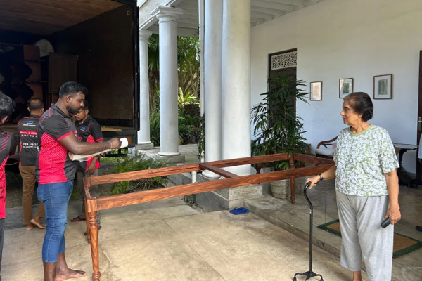 பெட்டி - படுக்கையுடன் கிளம்பும் சந்திரிக்கா.. வெளியான தகவல்! | Chandrika Preparing To Leave Government House பெட்டி - படுக்கையுடன் கிளம்பும் சந்திரிக்கா.. வெளியான தகவல்! | Chandrika Preparing To Leave Government House